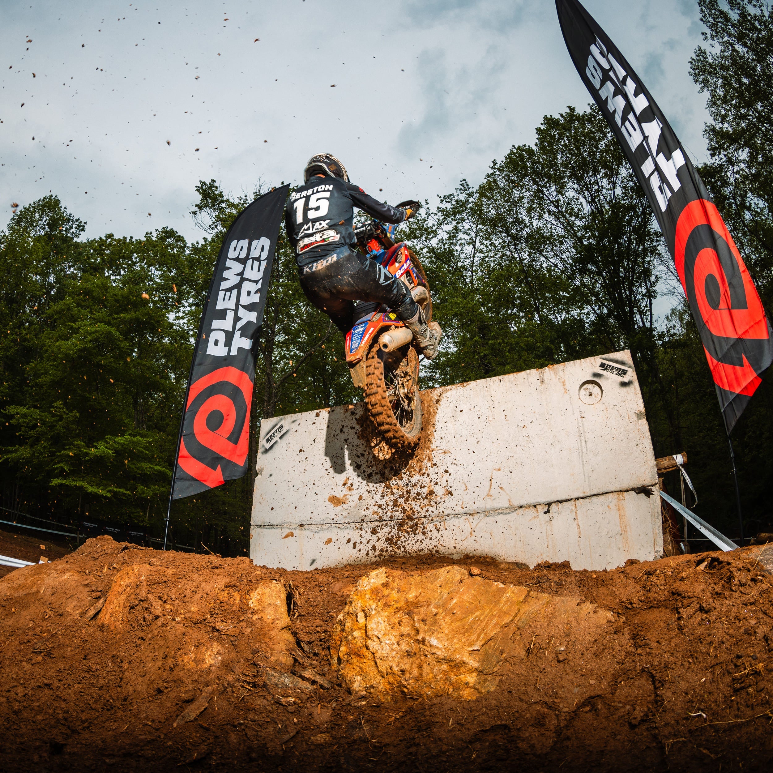 Plews Tyres - EN1 GRAND PRIX - EXTREME - THE TOUGH ONE "SPEC-B" - Gummy Enduro Rear Tire