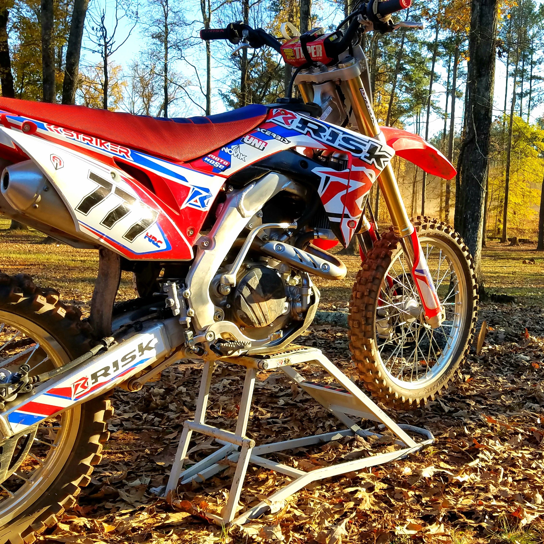 RR1 Ride-On Motocross Lift / Stand